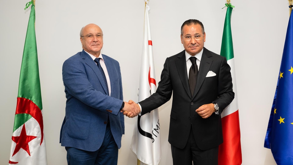 Chairman of GKSD, Kamel Ghribi, provides medical support to Algeria by donating equipment to support the fight against the COVID pandemic.